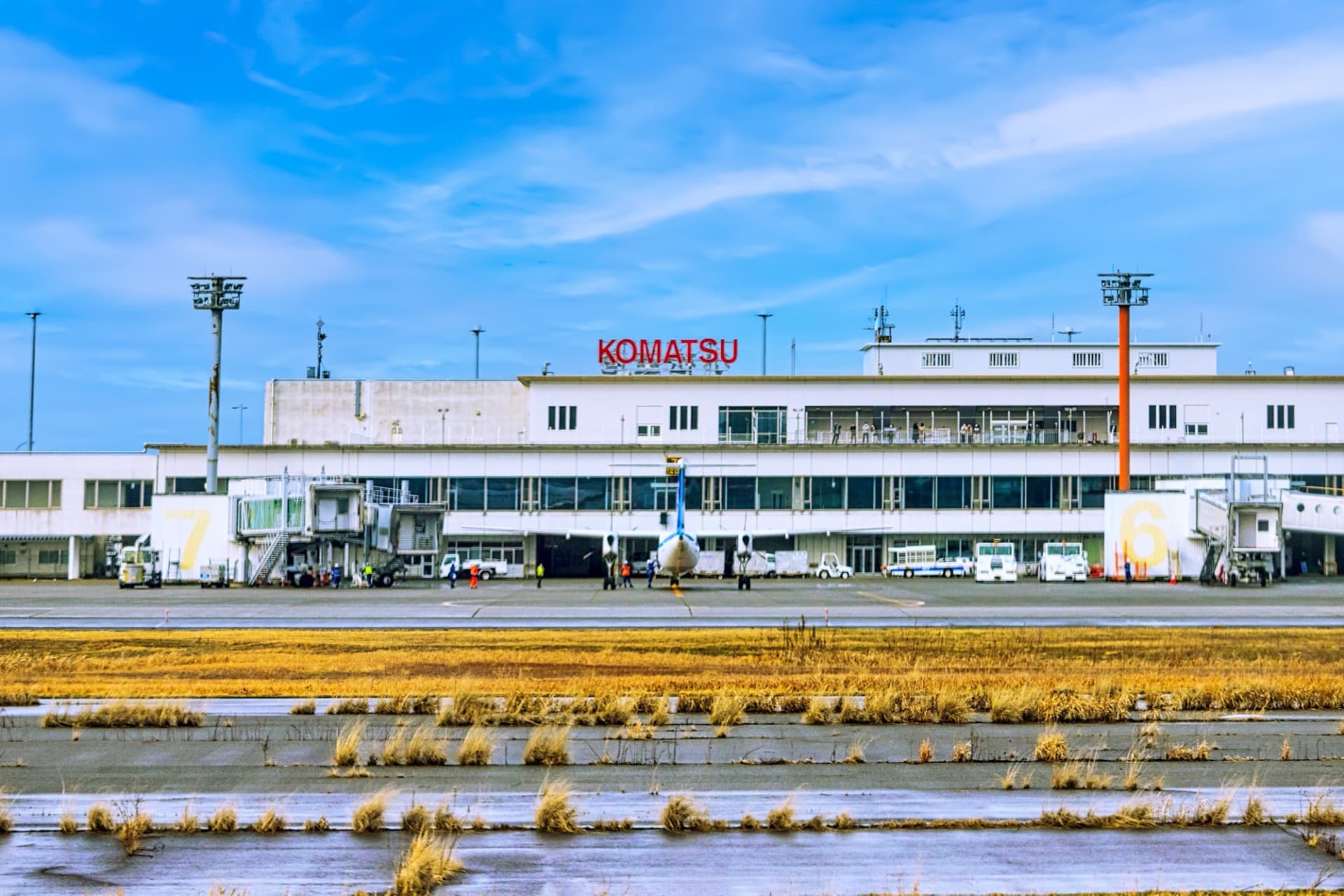 Komatsu Airport shuttle pickup area