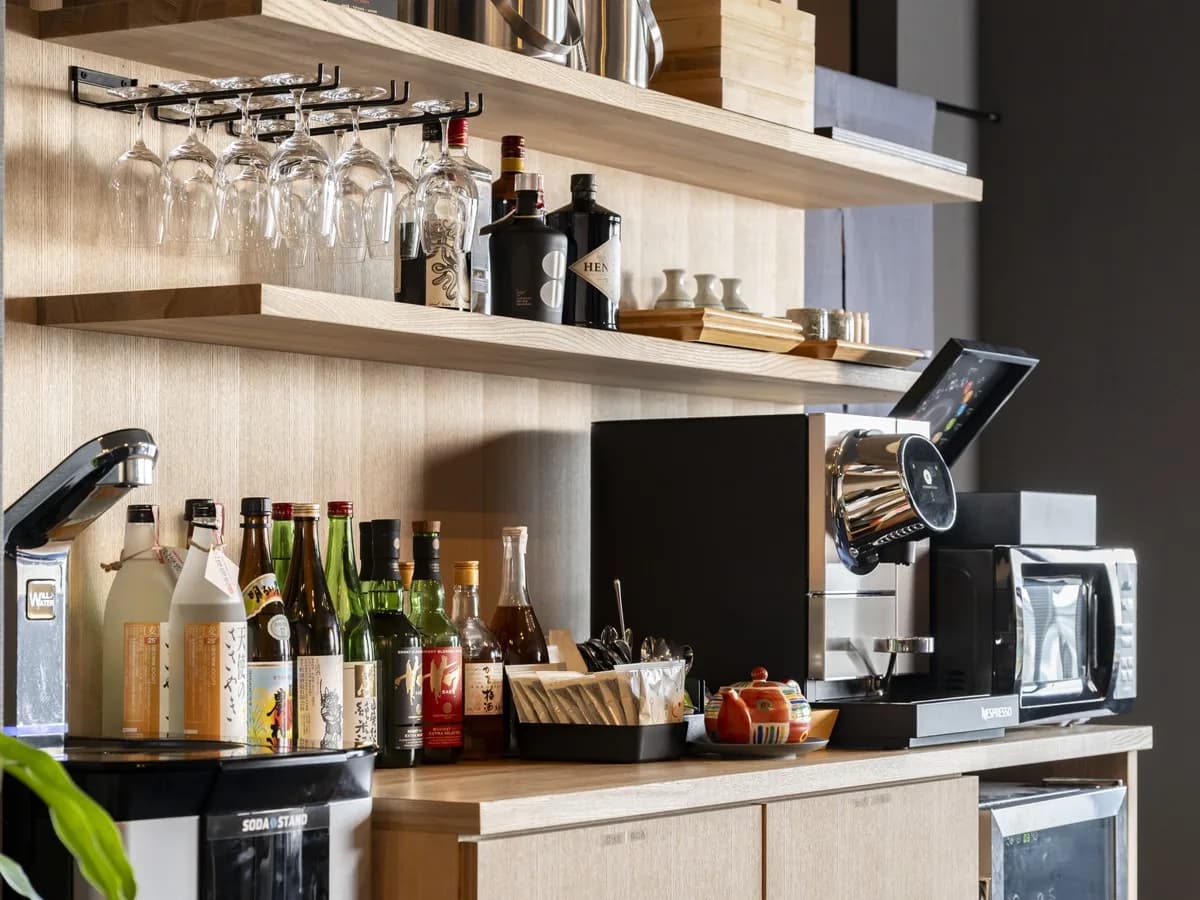 Kaga sake and soft drinks on the Airodokoro minibar