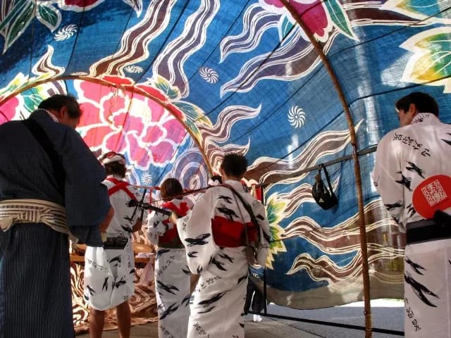 山代温泉 八朔まつり — 町を練り歩く大獅子