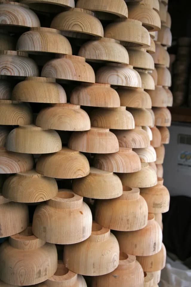 Yamanaka lacquerware woodturning