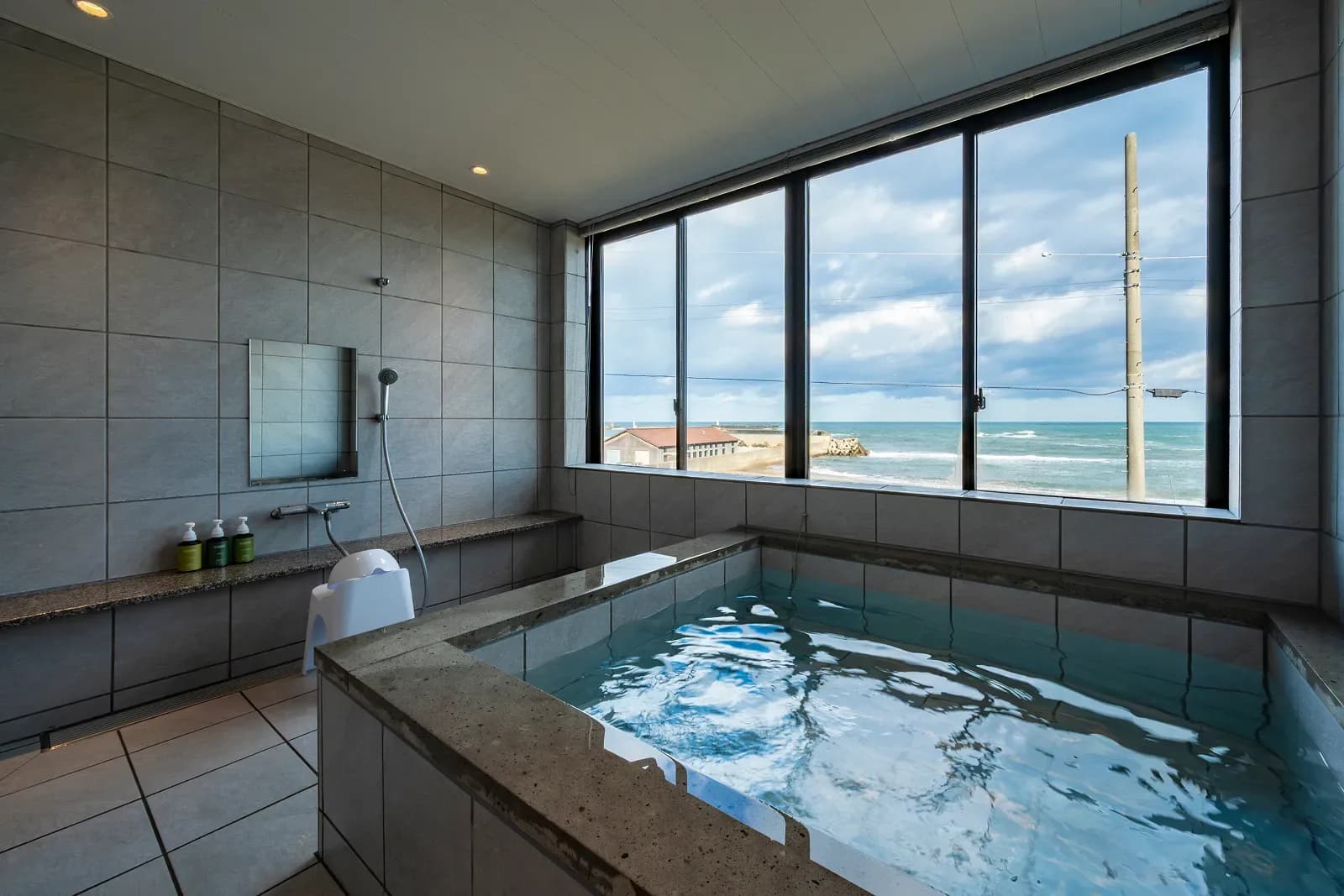Official room photo 04 for Nami no Ma