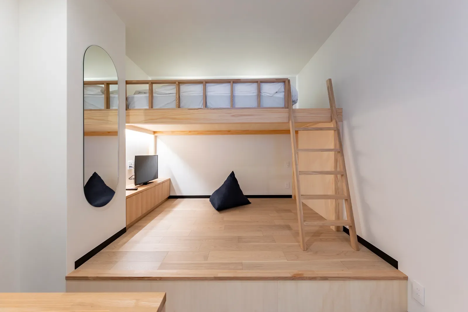 Official room photo 03 for Standard 103